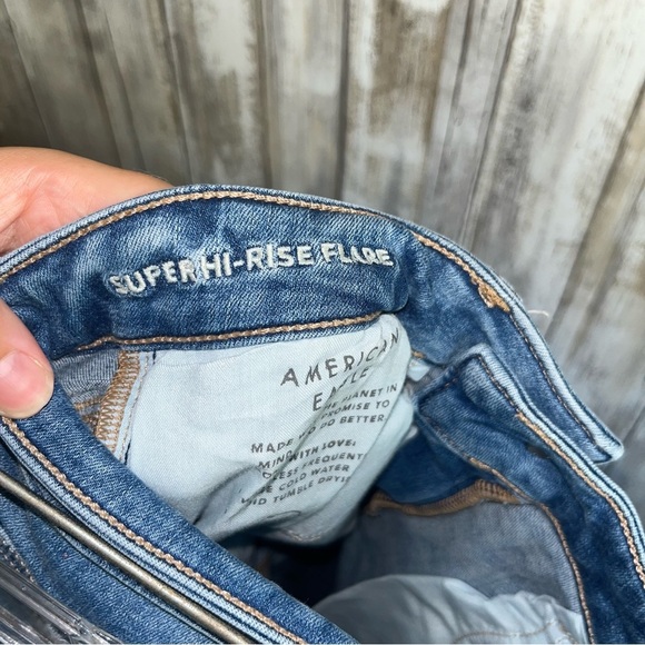 American Eagle Super High Rise Flare Jeans | Size 2 | Classic Blue Stretch Denim - Picture 8 of 9